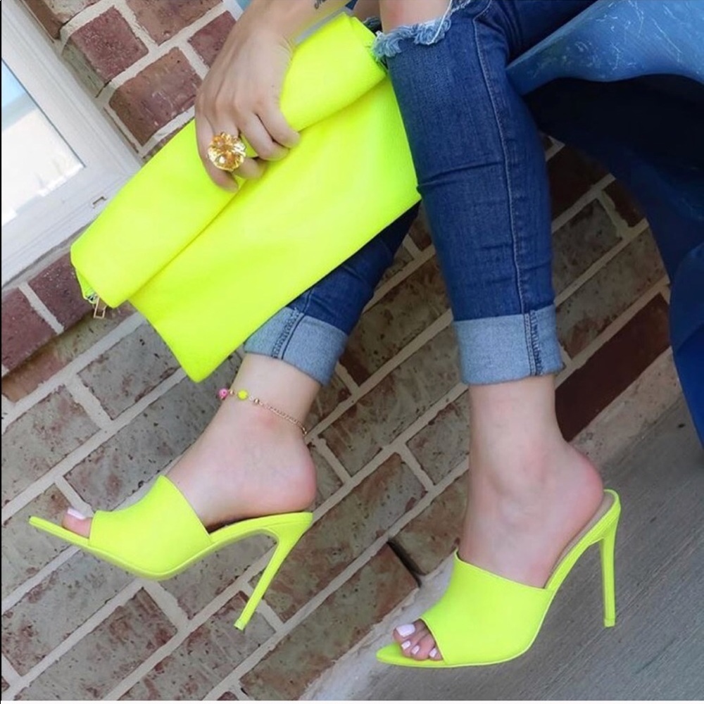 Lime green pointed toe mules  - Picture 7 of 8